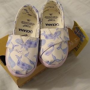 TOMS Classic Multi Watercolor Whale Canvas Shoes